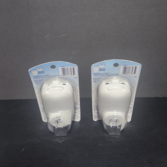 FEBREZE Plug - Picture 3 of 3